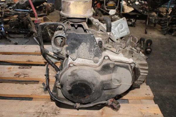 BOITE DE VITESSE AUTOMATIQUE VW TRANSPORTER T4 / CARAVELLE / CALIFORNIA 2.5 ESSENCE - Vue 3